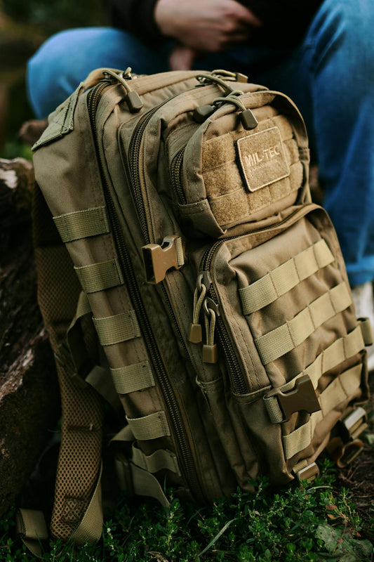 Top 5 Essential Items for Emergency Bug-Out Preparation